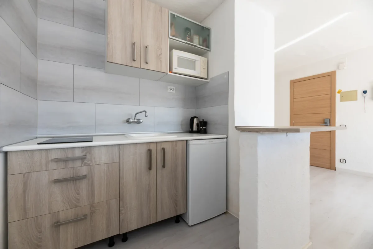 Clean And Bright Studio Interior La Manga With Air Conditioning Cosy Kitchen Modern Wardrobe Pool Access Ideal Stay For Couples